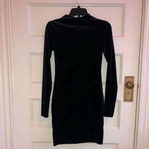 H&M Black Velvet Zipper-Back Long Sleeve Dress